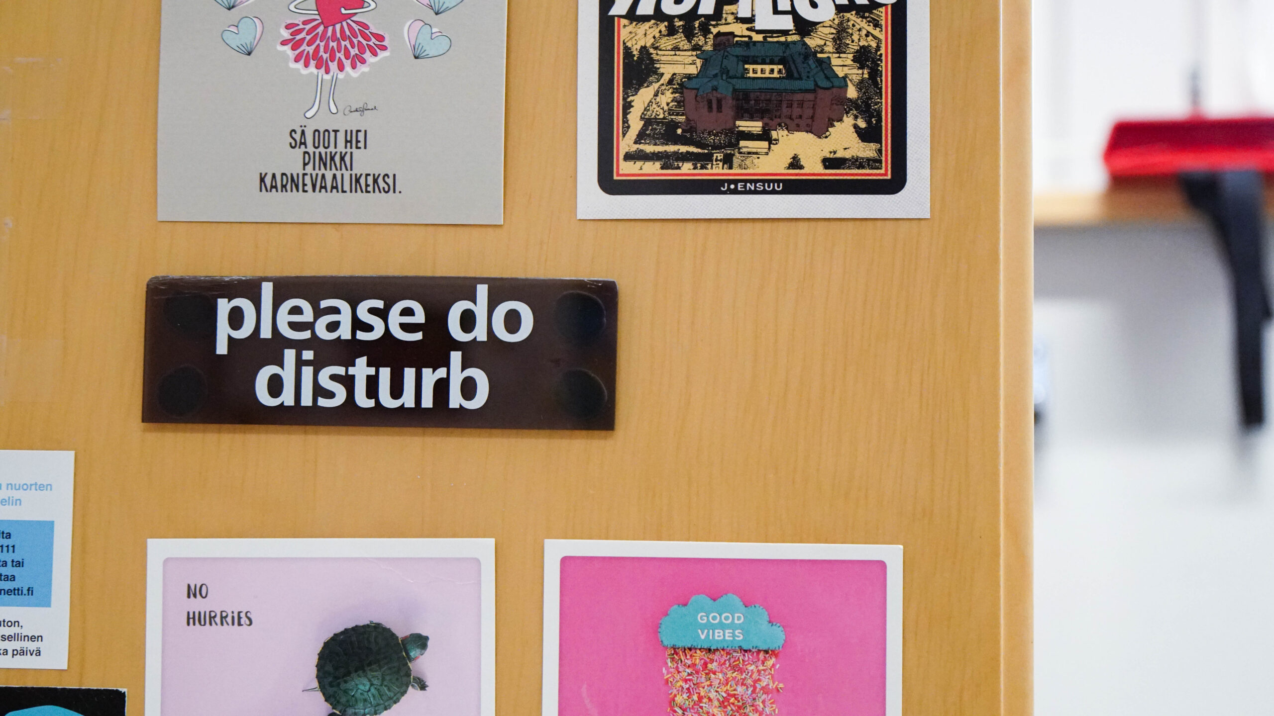 Kou­lu­lai­set tar­vit­se­vat ymmär­tä­vän aikui­sen aikaa