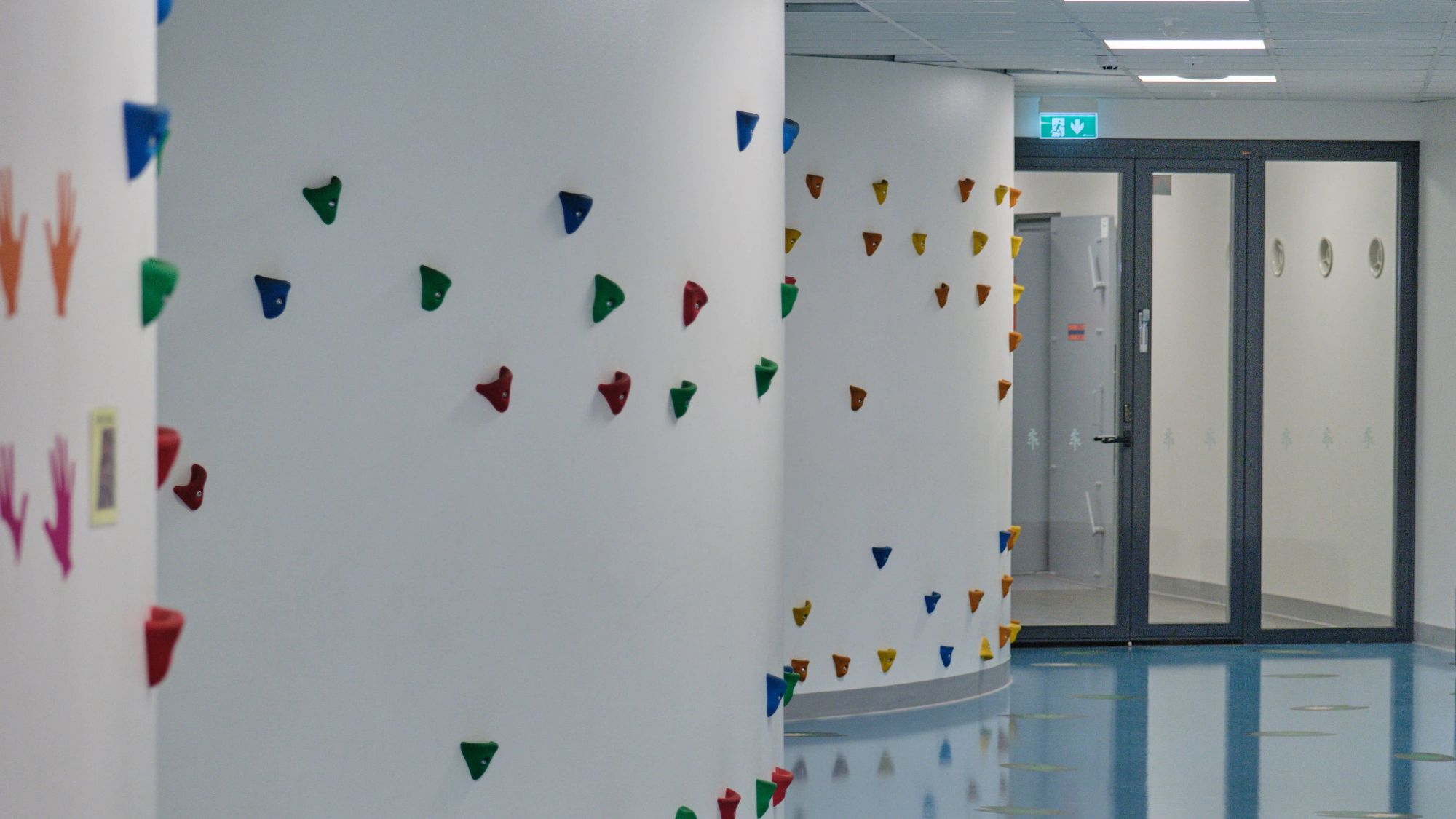 Rei­jo­lan ja Niit­ty­lah­den alu­een kou­lut ja päi­vä­ko­dit – taus­toi­tus­ta